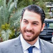 پیج اینستاگرام علیرضا حقیقی