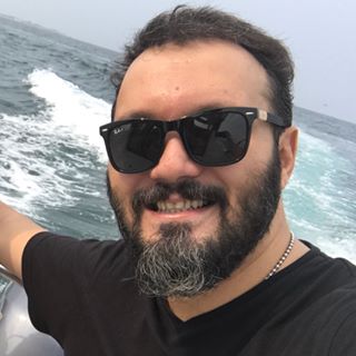 پیج اینستاگرام کامبیز دیرباز