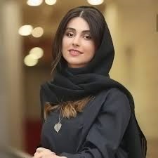 پیج اینستاگرام لاله مرزبان